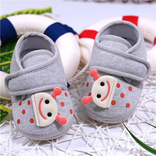 Bán Giày tập đi đế cao su 823 (có hộp)