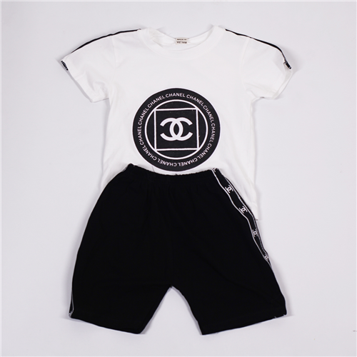 Bán Bộ quần áo cộc bé trai in chữ Chanel (1-5T)