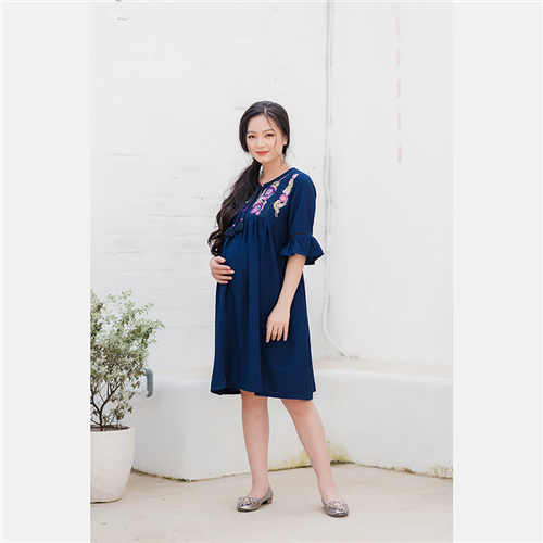 Bán Đầm bầu thêu đô trước tay bèo phối ren xanh Emum