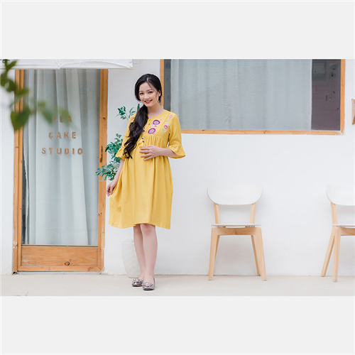 Bán Đầm bầu thêu đô trước tay bèo phối ren vàng Emum