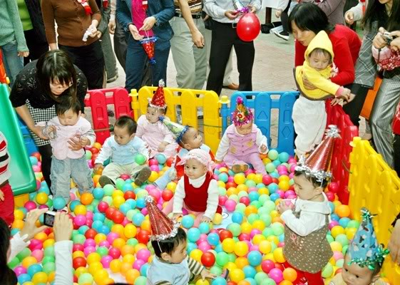 Bể chơi bóng nhựa lục lăng cho bé LAH602