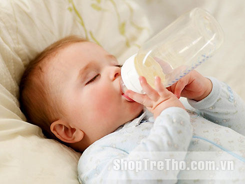 bé uống sữa frisolac miễn dịch số 2