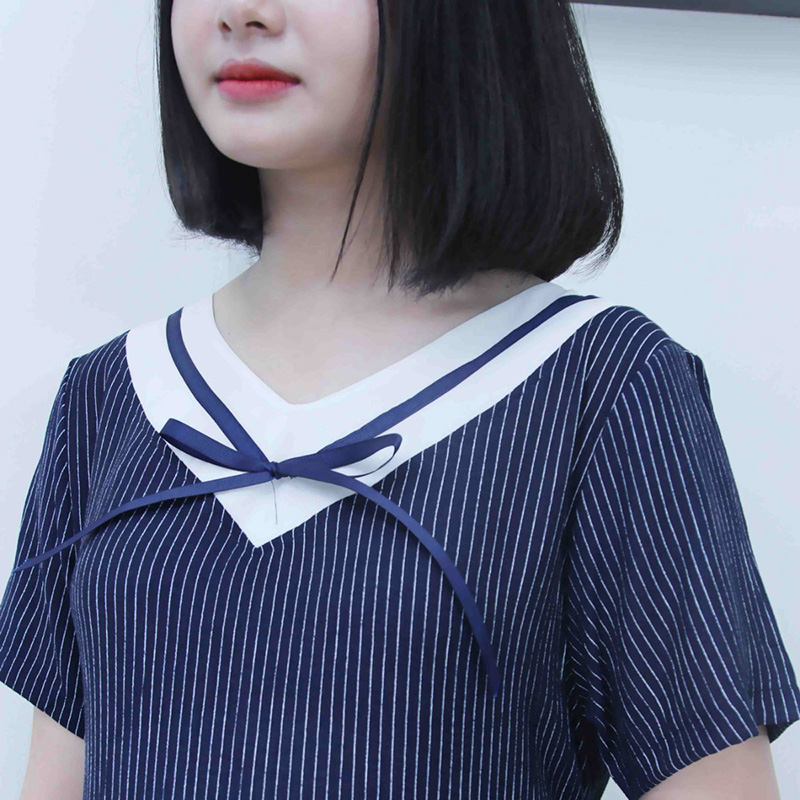 Đầm bầu cổ tim sọc trắng đen Emum