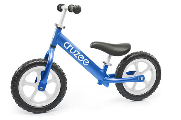 xe tập thăng bằng cruzee màu xanh dương khỏe khoắn