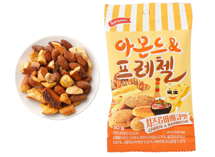 Hạnh nhân kèm bánh Sunuts vị phomai & Barbeque (30g) 