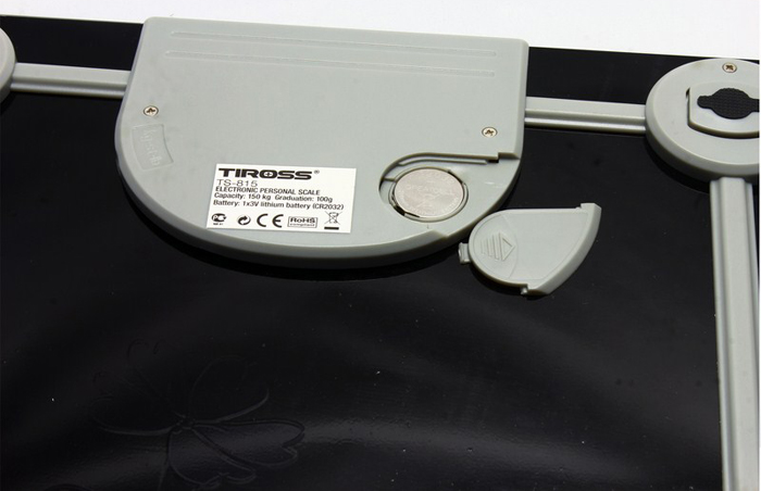 can-suc-khoe-dien-tu-Tiross-TS815