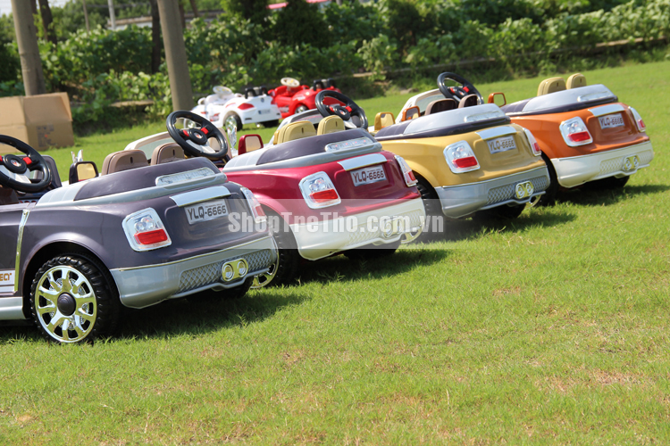 Ô tô điện trẻ em Rolls-Royce Phantom YLQ-6666