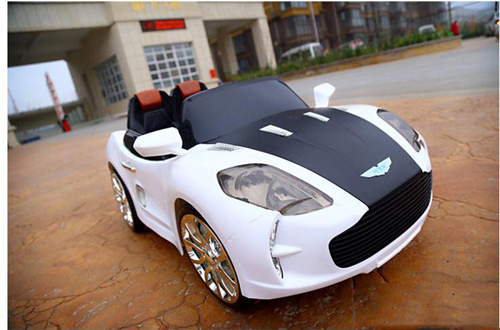 o-to-dien-tre-em-aston-martin-519