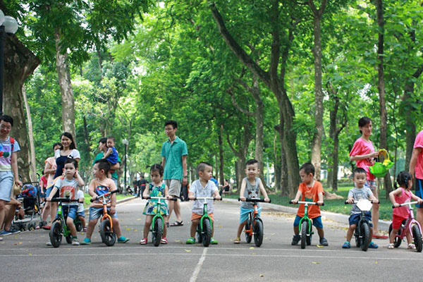 Xe đạp trẻ em Cruzee nhiều màu sắc
