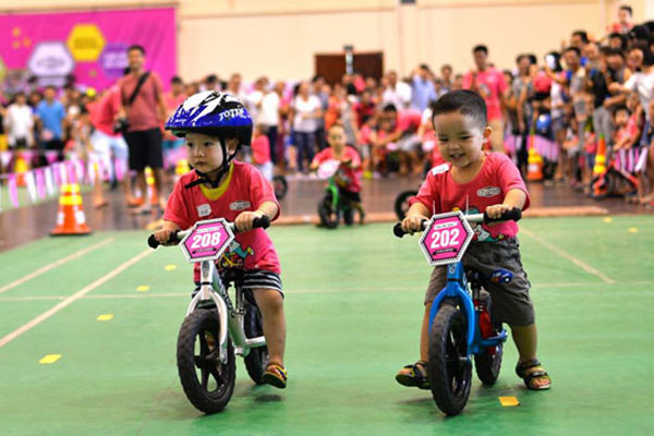 Xe đạp thăng bằng Cruzee