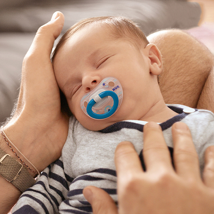 Ty ngậm silicone classic Nuk NU01809 (6-18M)