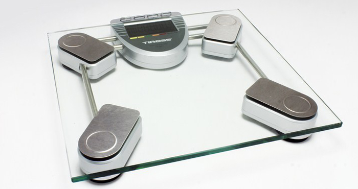 can-suc-khoe-dien-tu-Tiross-TS813