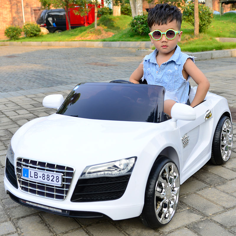 Xe ô tô điện trẻ em Audi R8 LB8828