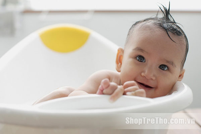 Tắm cho trẻ sơ sinh