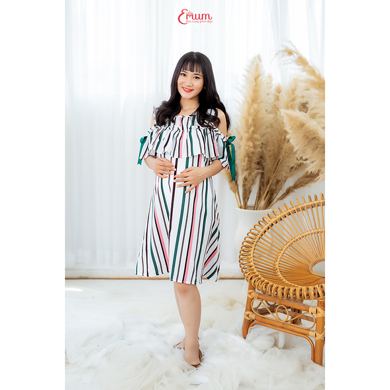 Đầm bầu xẻ vai xếp ly ngực Emum