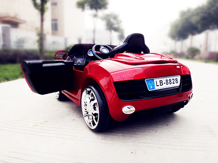 Xe ô tô điện trẻ em Audi R8 LB8828