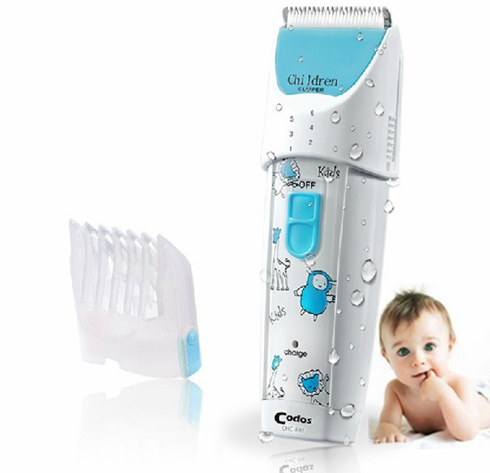 Tông đơ cắt tóc có 2 màu: xanh, hồng cho mẹ lựa chọn