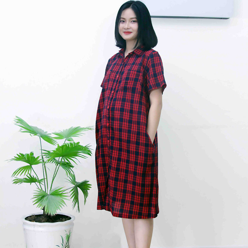 Đầm bầu sơ mi túi viền sọc đỏ Emum